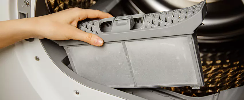 Signs Of A Clogged Dryer Lint Trap in Sioux City, Iowa